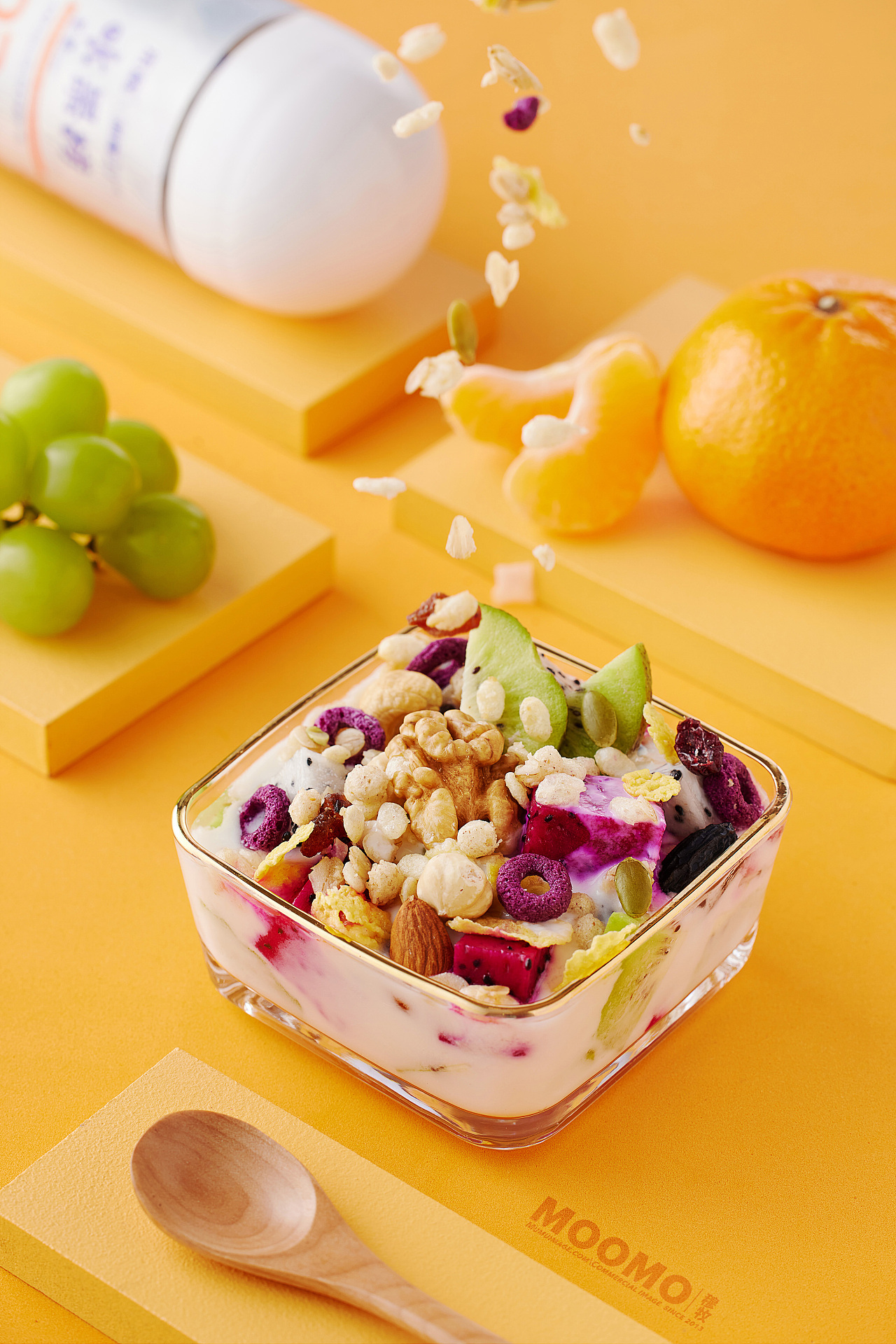 粉橙绿的水果捞 缤纷色彩中的味觉盛宴